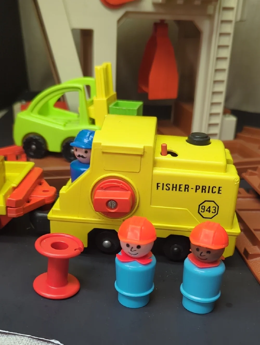 Fisher Price‎ Little People Lift & Load Railroad #943